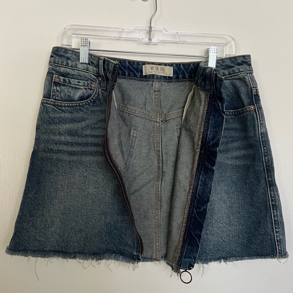 We The Free Blue Denim Front Zip Mini Skirt Size 30 / US 10 - Picture 3 of 9